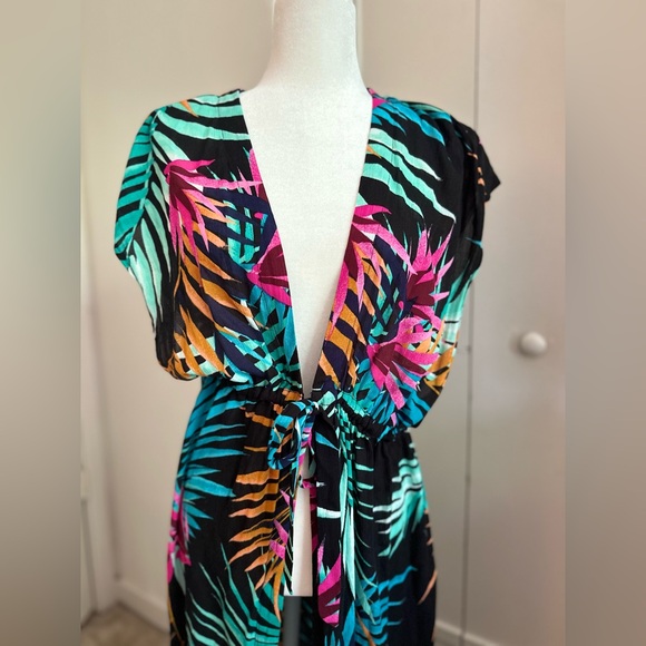 Flowery beach cover up. No name 2XL barely worn - Picture 3 of 8